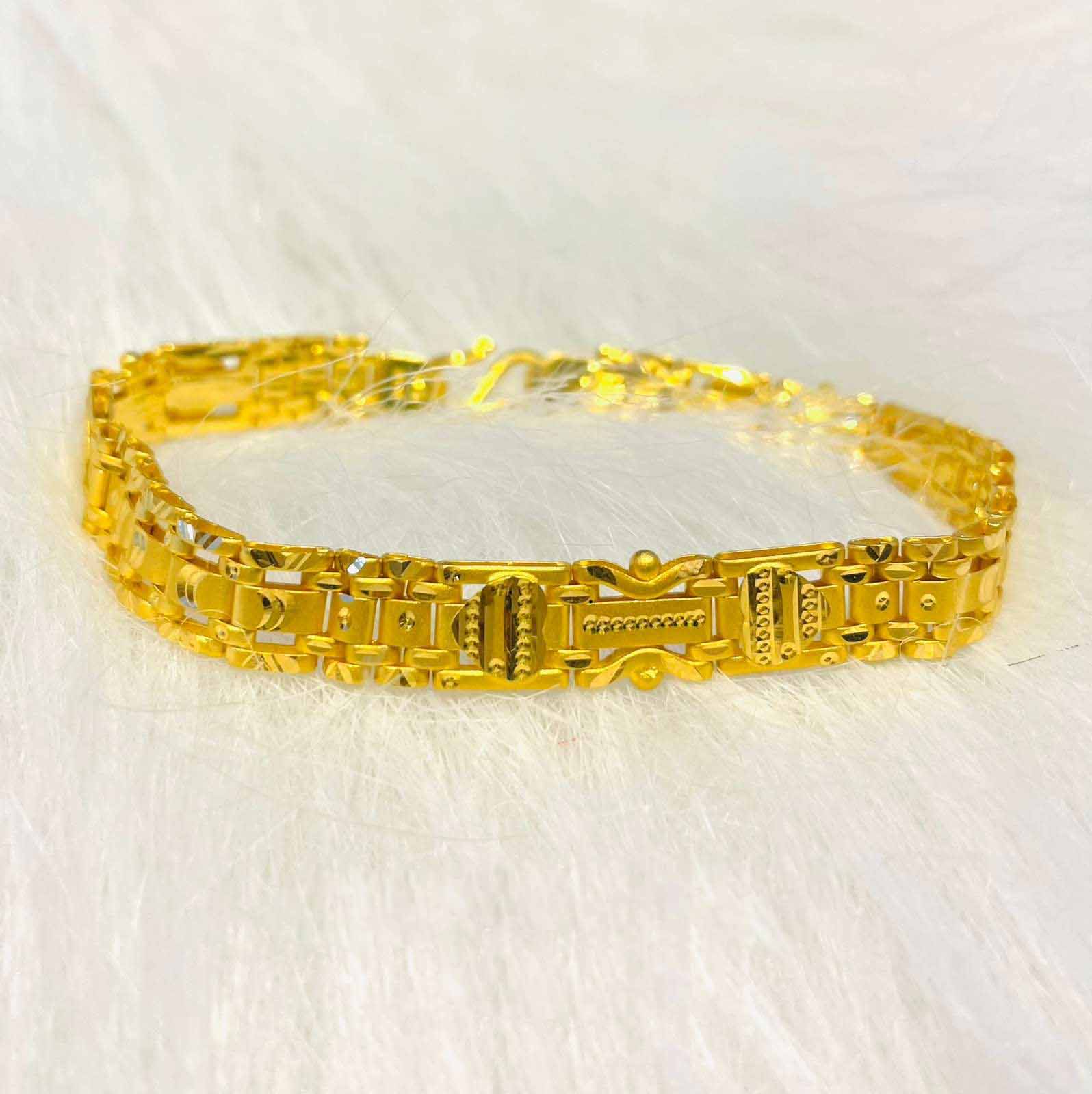 1 Gram Gold Plated Superior Quality Glamorous Design Bracelet For Men -  Style C499 at Rs 2850.00 | Gold Plated Bracelet | ID: 2850675926412