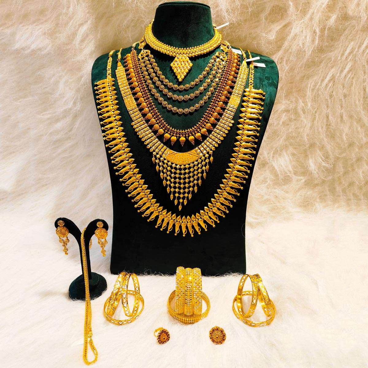 50 pavan gold store bridal set